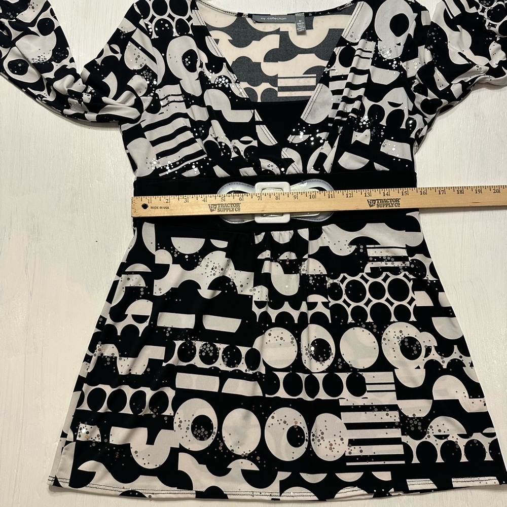 NY Collection Tunic Top M Black White Geometric Belted Empire Waist Retro Mod - Picture 5 of 9